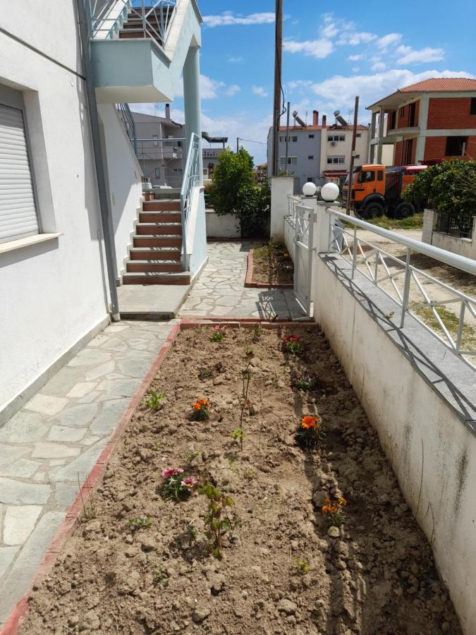 Dominikis Appartment Néa Péramos Exterior foto