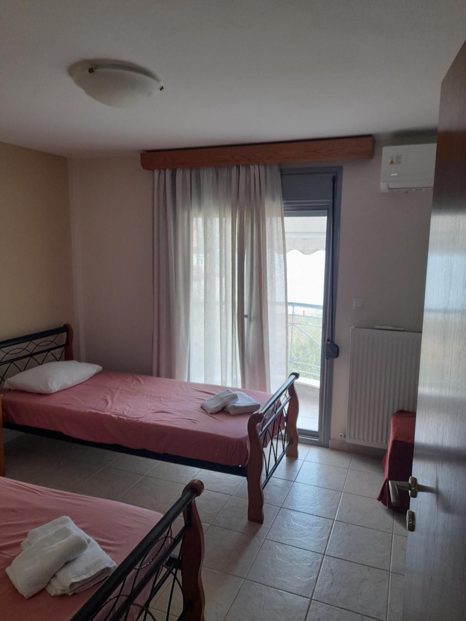 Dominikis Appartment Néa Péramos Exterior foto