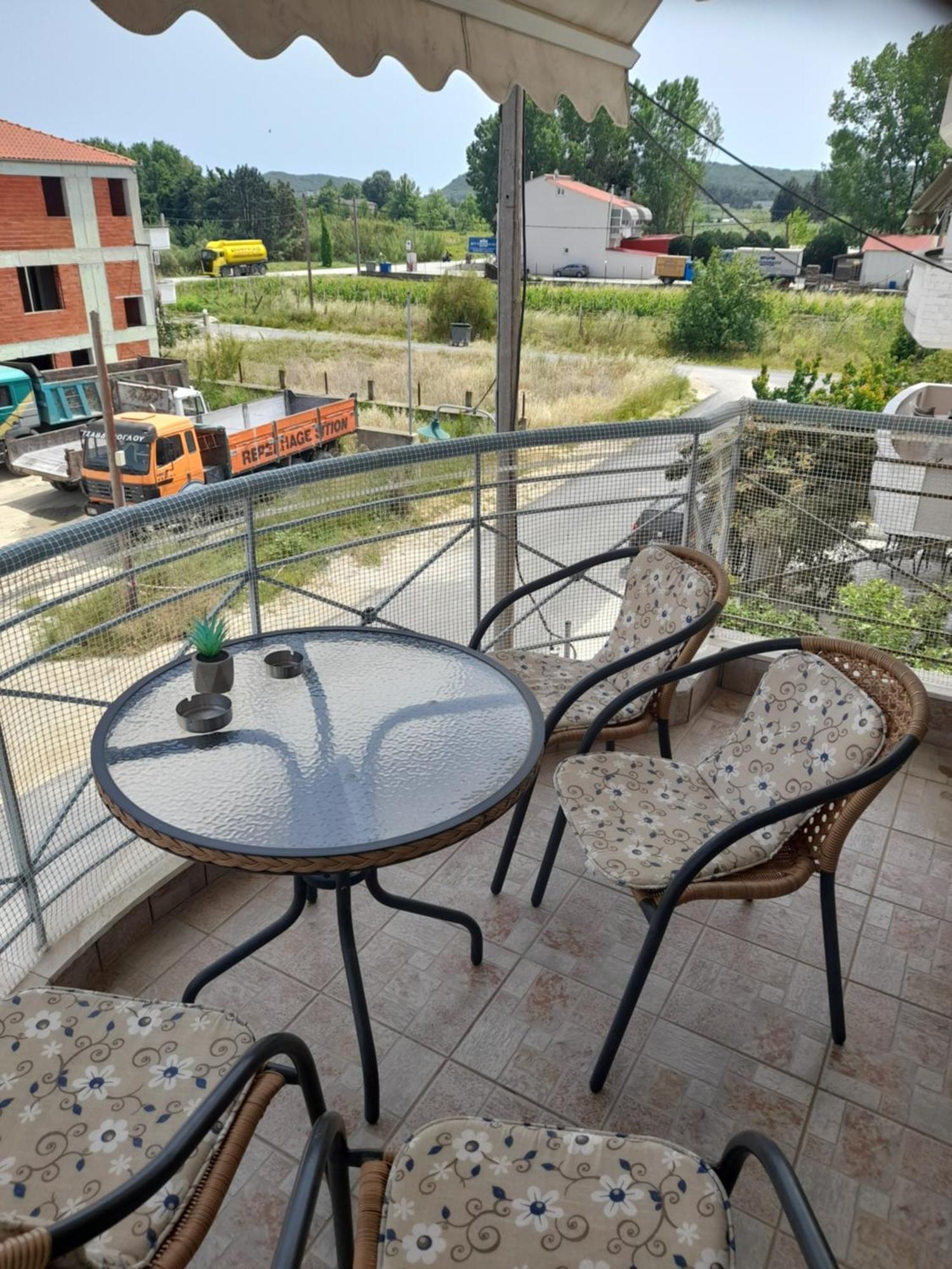 Dominikis Appartment Néa Péramos Exterior foto